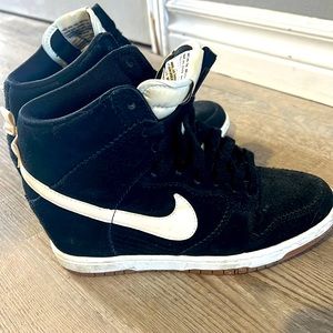 Nike Sky High Dunk Shoes size 6